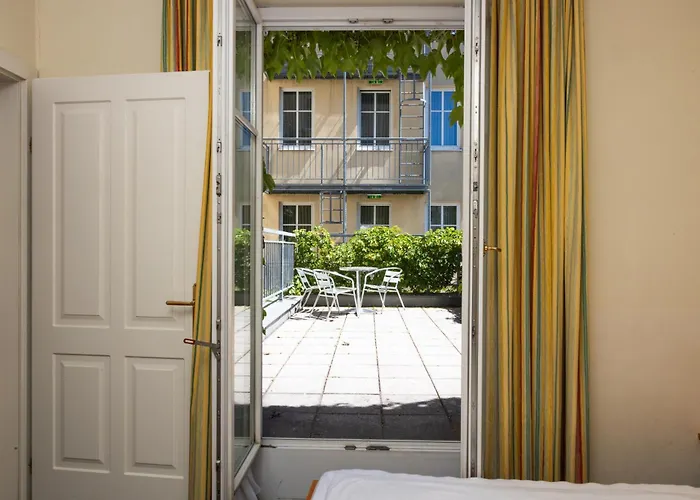 Suite Hotel 900 M Zur Oper Vienna